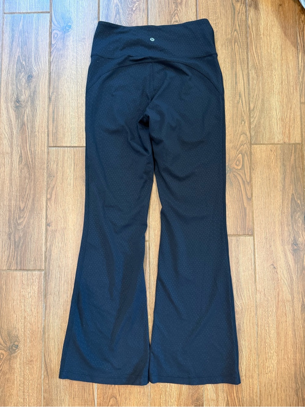 Lululemon Women’s High Rise Black Flared Stretch Pants Size 10 - Picture 3 of 3